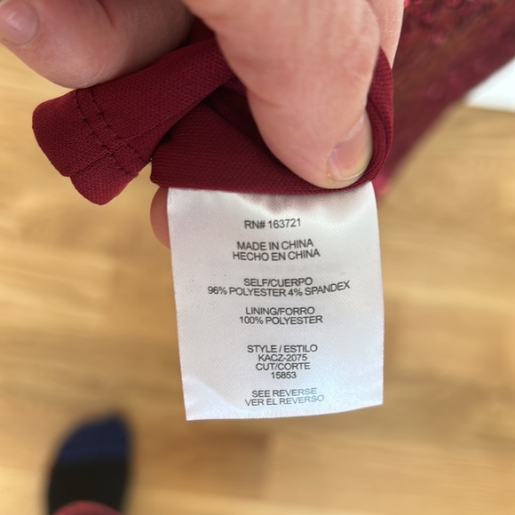 Woman’s xsmall cocktail dress, maroon with sequins. Above the knee. - Picture 7 of 7